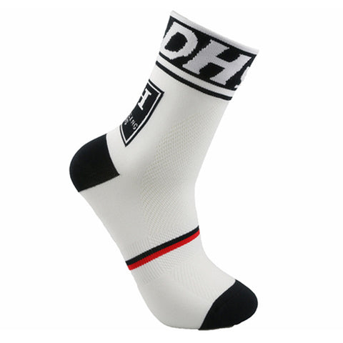 High quality Professional MTB mountain bike Cycling Outdoor sport socks Protect feet breathable wicking socks men Bicycle Socks